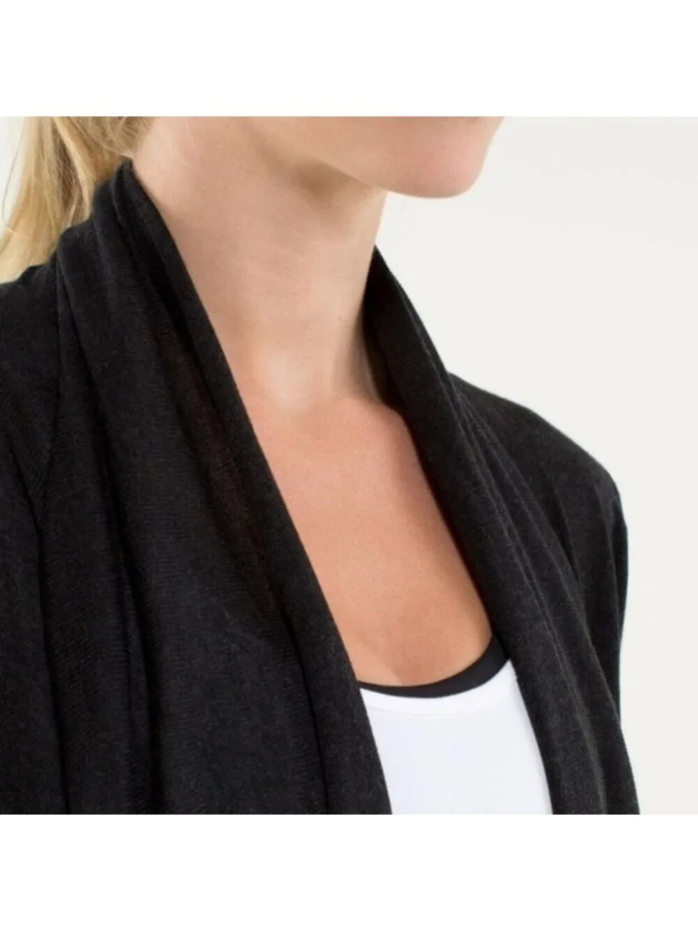 Lululemon Universal Wrap Black
